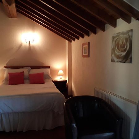 The Granary Bed & Breakfast ทัลการ์ธ ภายนอก รูปภาพ