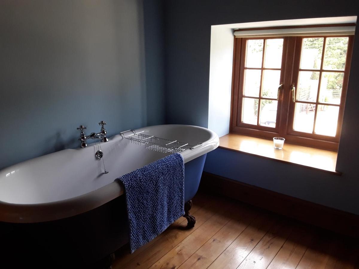 The Granary Bed & Breakfast ทัลการ์ธ ภายนอก รูปภาพ